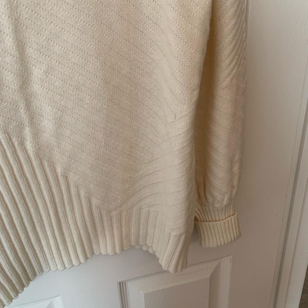Vince Camuto Sweater - Picture 9 of 12